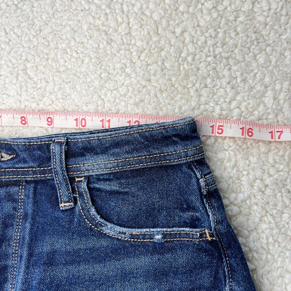 Hollister Curvy High Rise Mom Cuffed Distressed Denim Shorts 5 - Picture 7 of 9